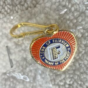 5/$35 Vintage Town Of Fairview Enamel Souvenir Zipper Pull